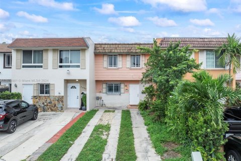 Adosado en venta en Hialeah, Florida, 2 dormitorios, 122.07 m2 № 1402662 - foto 29