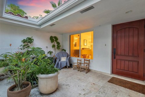 Casa en venta en Miami Shores, Florida, 4 dormitorios, 228.82 m2 № 1241739 - foto 19