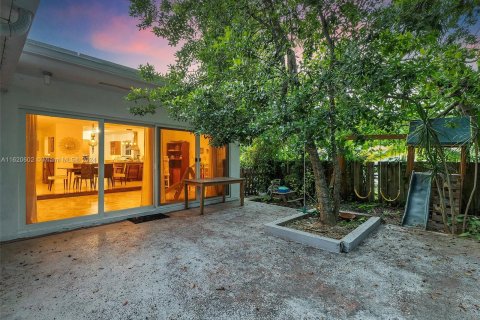 Casa en venta en Miami Shores, Florida, 4 dormitorios, 228.82 m2 № 1241739 - foto 4