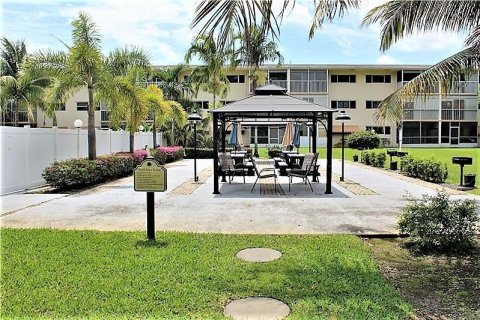 Copropriété à vendre à Hollywood, Floride: 2 chambres, 92.16 m2 № 1051307 - photo 12