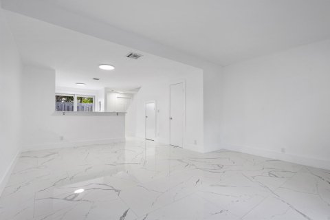 Copropriété à vendre à Pompano Beach, Floride: 2 chambres, 96.62 m2 № 1228513 - photo 25