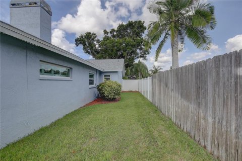 House in Largo, Florida 3 bedrooms, 154.59 sq.m. № 1344398 - photo 25