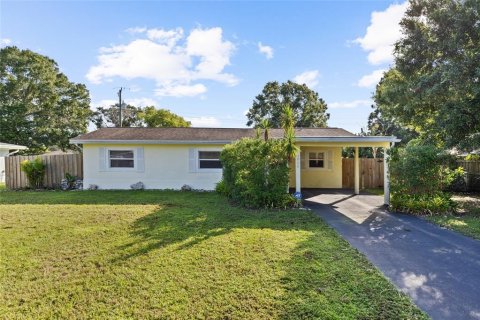 House in Sarasota, Florida 3 bedrooms, 165.18 sq.m. № 1344365 - photo 1