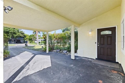 House in Sarasota, Florida 3 bedrooms, 165.18 sq.m. № 1344365 - photo 9