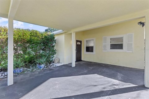 House in Sarasota, Florida 3 bedrooms, 165.18 sq.m. № 1344365 - photo 10