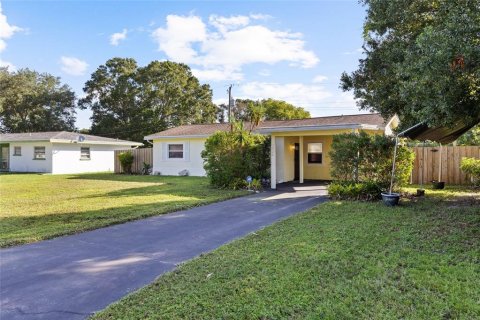 House in Sarasota, Florida 3 bedrooms, 165.18 sq.m. № 1344365 - photo 8