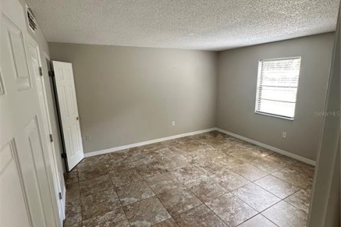 Condo in New Port Richey, Florida, 3 bedrooms  № 1344396 - photo 13