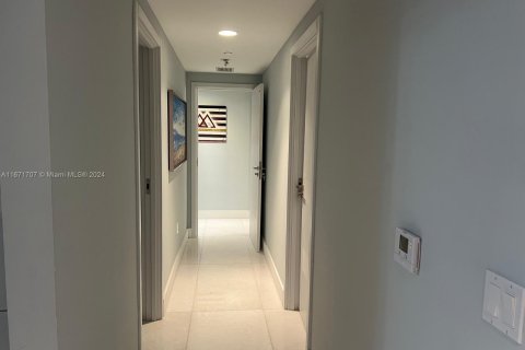 Condominio en venta en Miami, Florida, 3 dormitorios, 165.18 m2 № 1397731 - foto 13