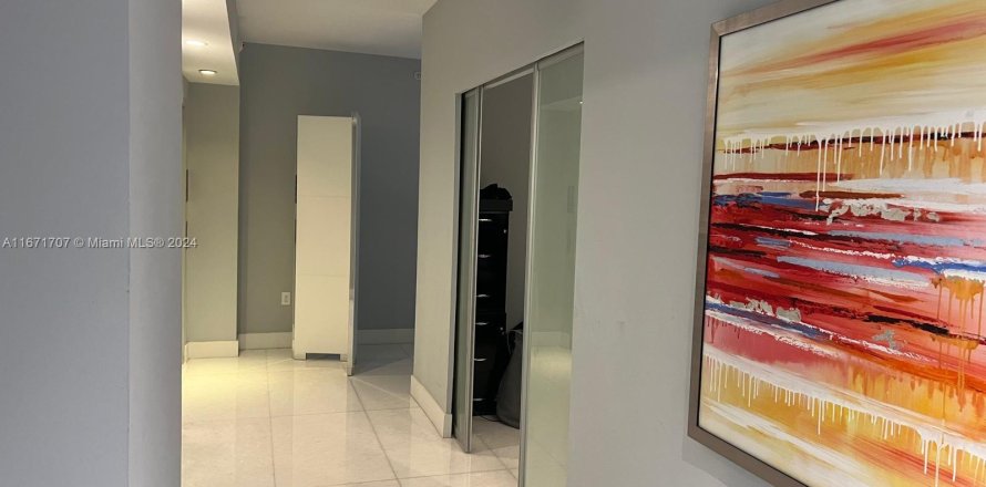 Condominio en Miami, Florida, 3 dormitorios  № 1397731