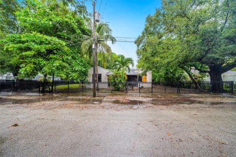 Casa en venta en Miami, Florida, 2 dormitorios, 172.61 m2 № 1397728 - foto 12