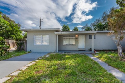 House in Hollywood, Florida 3 bedrooms, 145.76 sq.m. № 1073176 - photo 3