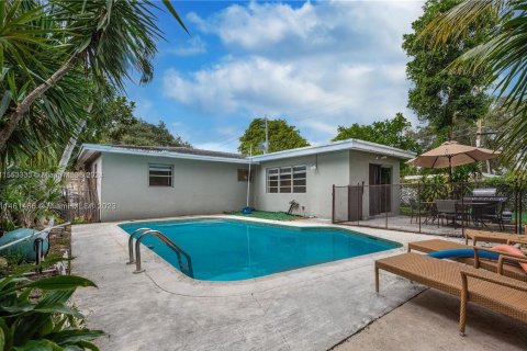 Casa en venta en Hollywood, Florida, 3 dormitorios, 145.76 m2 № 1073176 - foto 1