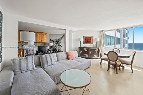 Condominio en venta en Miami Beach, Florida, 1 dormitorio, 93.83 m2 № 1073139 - foto 11