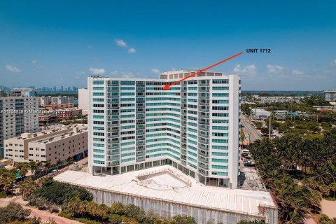 Condominio en venta en Miami Beach, Florida, 1 dormitorio, 93.83 m2 № 1073139 - foto 1