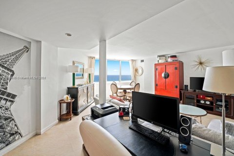 Condominio en venta en Miami Beach, Florida, 1 dormitorio, 93.83 m2 № 1073139 - foto 12