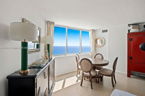 Condominio en venta en Miami Beach, Florida, 1 dormitorio, 93.83 m2 № 1073139 - foto 10