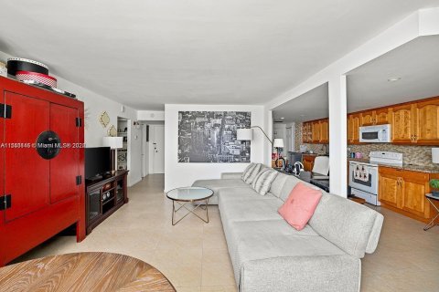 Condominio en venta en Miami Beach, Florida, 1 dormitorio, 93.83 m2 № 1073139 - foto 13