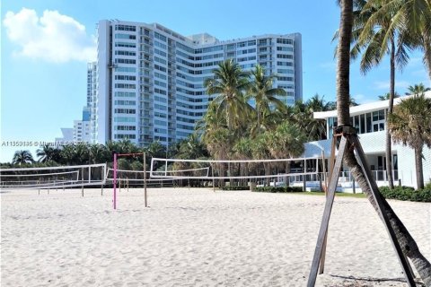 Condominio en venta en Miami Beach, Florida, 1 dormitorio, 93.83 m2 № 1073139 - foto 8