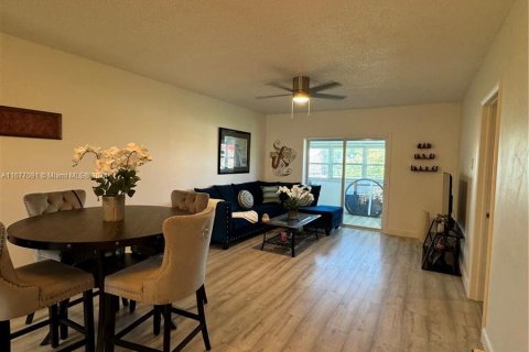 Copropriété à vendre à Boynton Beach, Floride: 2 chambres, 67.73 m2 № 1402899 - photo 2