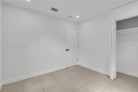 House in Fort Lauderdale, Florida 2 bedrooms, 66.89 sq.m. № 1402898 - photo 14