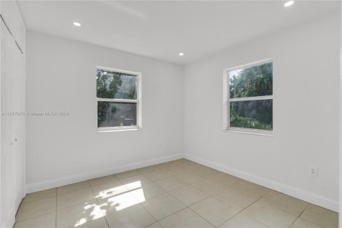 House in Fort Lauderdale, Florida 2 bedrooms, 66.89 sq.m. № 1402898 - photo 13