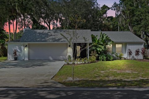 House in Edgewater, Florida 4 bedrooms, 172.8 sq.m. № 1379850 - photo 1