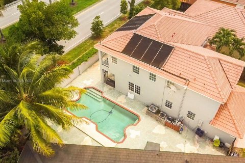 Casa en venta en Miami, Florida, 4 dormitorios, 283.91 m2 № 1348432 - foto 8