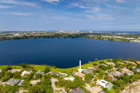 Villa ou maison à vendre à West Palm Beach, Floride: 4 chambres, 313.82 m2 № 1061388 - photo 8