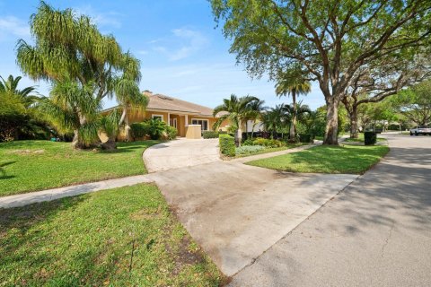 Villa ou maison à vendre à West Palm Beach, Floride: 4 chambres, 313.82 m2 № 1061388 - photo 10