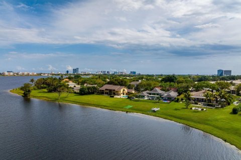 Villa ou maison à vendre à West Palm Beach, Floride: 4 chambres, 313.82 m2 № 1061388 - photo 6