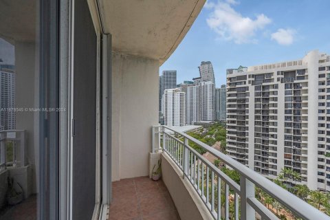 Condominio en venta en Miami, Florida, 1 dormitorio, 68.28 m2 № 1405962 - foto 3