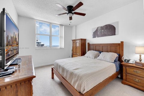 Condo in Miami, Florida, 1 bedroom  № 1405962 - photo 15