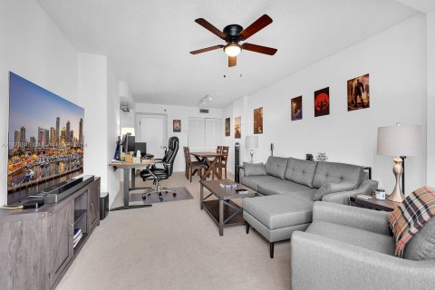 Condo in Miami, Florida, 1 bedroom  № 1405962 - photo 13