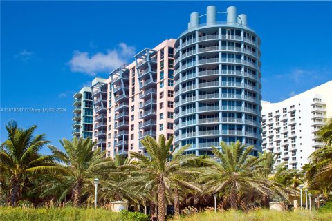 Condo in Miami Beach, Florida, 1 bedroom  № 1405964 - photo 15