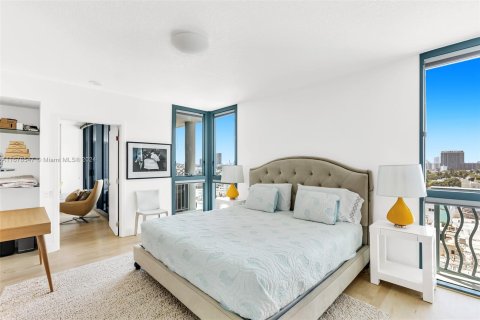 Condo in Miami Beach, Florida, 1 bedroom  № 1405964 - photo 13