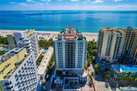 Condo in Miami Beach, Florida, 1 bedroom  № 1405964 - photo 24