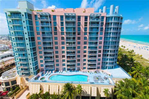 Condo in Miami Beach, Florida, 1 bedroom  № 1405964 - photo 16