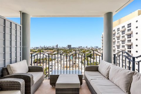 Condo in Miami Beach, Florida, 1 bedroom  № 1405964 - photo 1