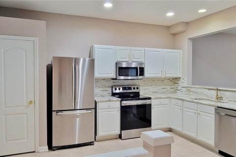 Townhouse in Tampa, Florida 3 bedrooms, 150.97 sq.m. № 1384947 - photo 11