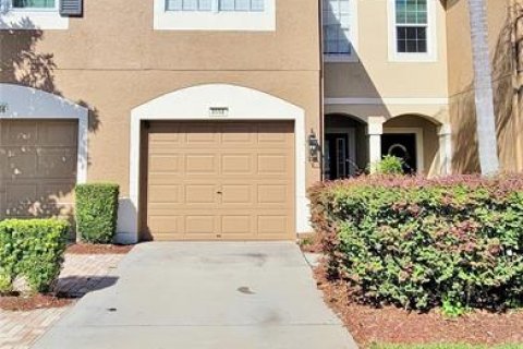 Townhouse in Tampa, Florida 3 bedrooms, 150.97 sq.m. № 1384947 - photo 3