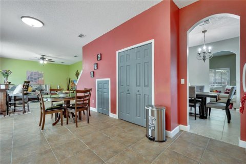 House in Orlando, Florida 4 bedrooms, 208.66 sq.m. № 1384984 - photo 10