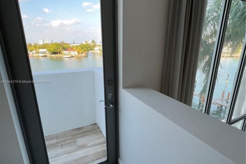 Adosado en venta en Miami Beach, Florida, 3 dormitorios, 222.32 m2 № 1405841 - foto 22