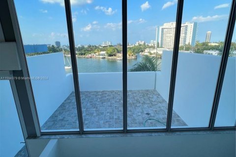 Adosado en venta en Miami Beach, Florida, 3 dormitorios, 222.32 m2 № 1405841 - foto 10