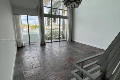 Adosado en venta en Miami Beach, Florida, 3 dormitorios, 222.32 m2 № 1405841 - foto 3