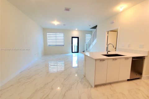 Townhouse in URBANA in Doral, Florida 3 bedrooms, 132.94 sq.m. № 1241872 - photo 14