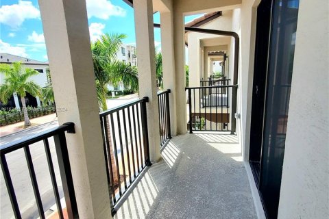 Townhouse in URBANA in Doral, Florida 3 bedrooms, 132.94 sq.m. № 1241872 - photo 23