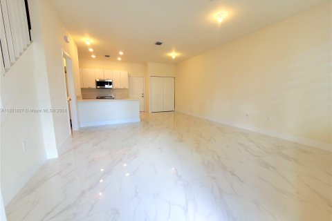 Townhouse in URBANA in Doral, Florida 3 bedrooms, 132.94 sq.m. № 1241872 - photo 4