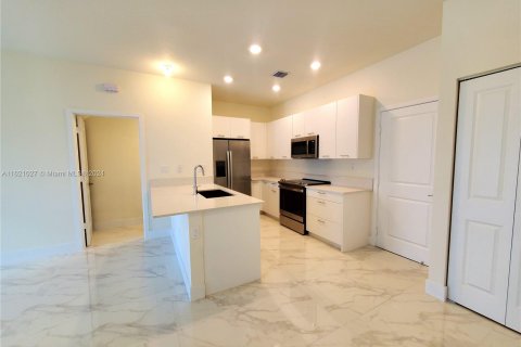 Townhouse in URBANA in Doral, Florida 3 bedrooms, 132.94 sq.m. № 1241872 - photo 11