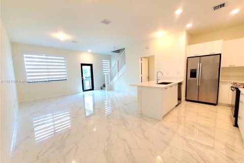 Adosado en venta en Doral, Florida, 3 dormitorios, 132.94 m2 № 1241872 - foto 13