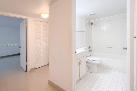 Condominio en venta en Doral, Florida, 2 dormitorios, 111.2 m2 № 1029849 - foto 20